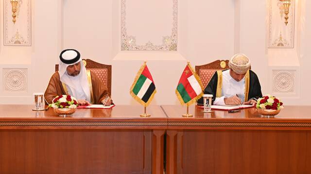الإمارات سلطنة عمان 