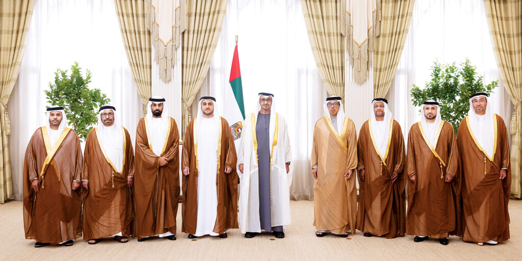 الإمارات أرض الأحلام الشباب 