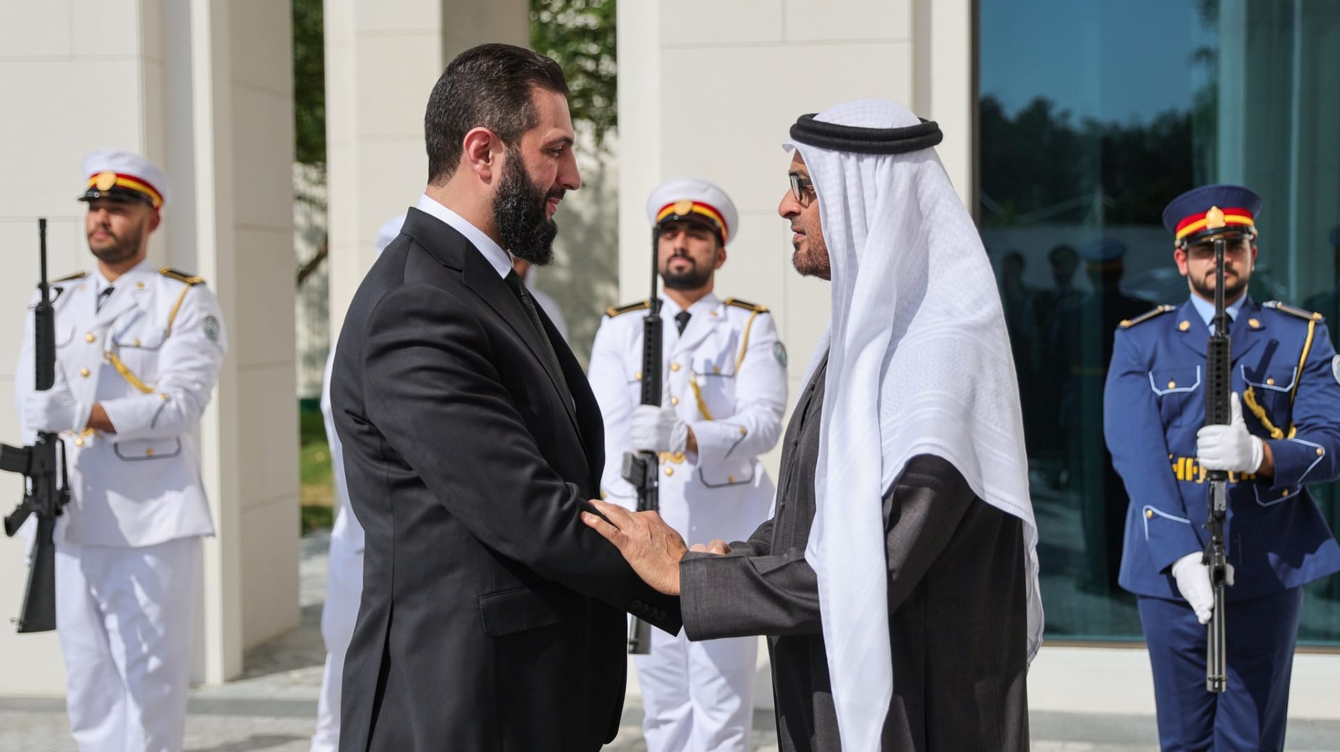 الإمارات بن زايد الشرع